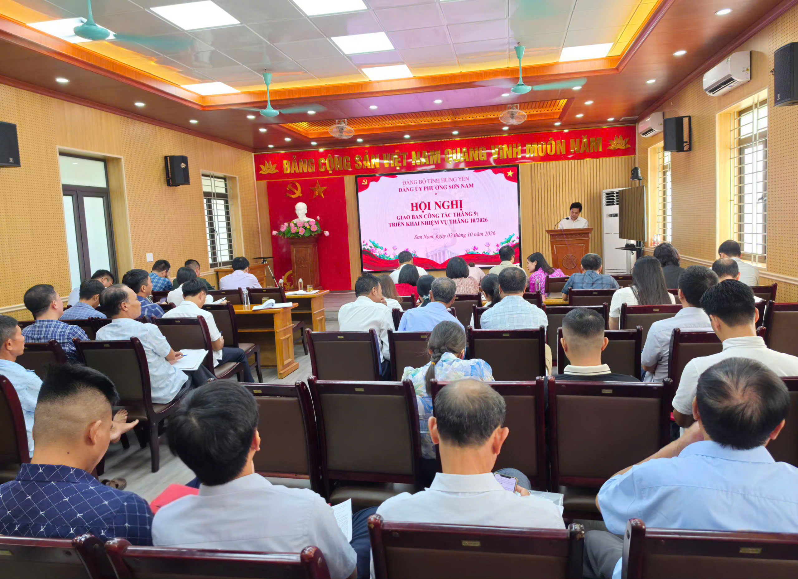 Đảng ủy phường Sơn Nam giao ban công tác tháng 9, triển khai nhiệm vụ tháng 10/2026