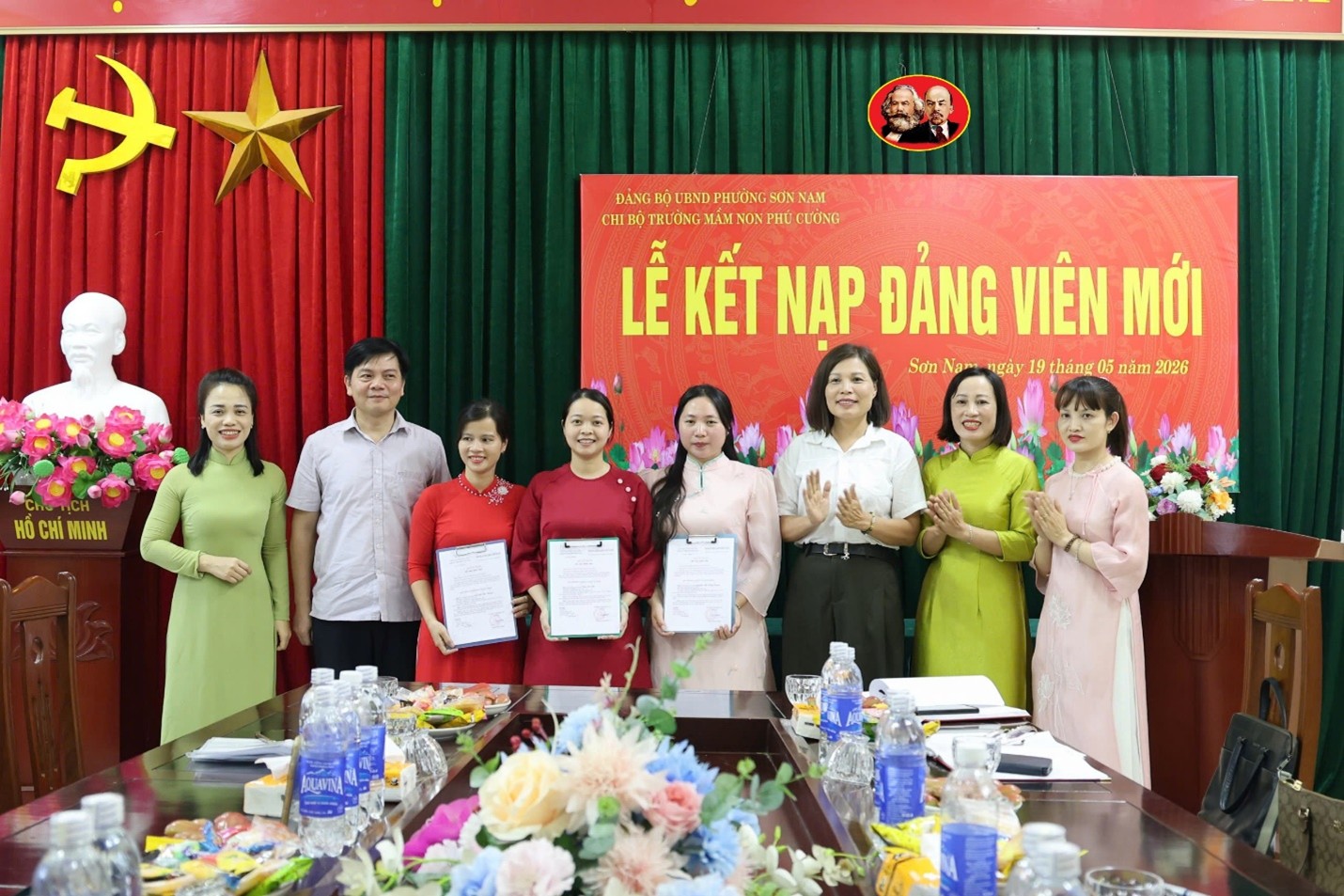 Chi bộ Trường Mầm non Phú Cường tổ chức lễ kết nạp đảng viên mới
