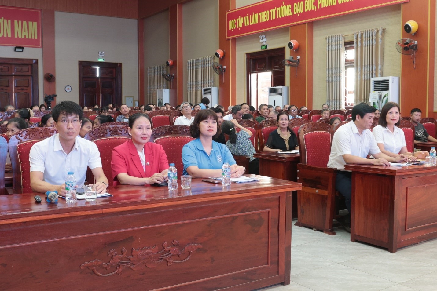 Hội nghị tuyên truyền, tư vấn, đối thoại chính sách bảo hiểm xã hội tự nguyện, bảo hiểm y tế hộ gia đình
