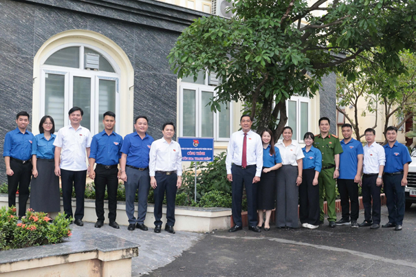 Chi đoàn cơ quan Đảng và Chính quyền phường Sơn Nam ra mắt công trình “Vườn hoa thanh niên”
