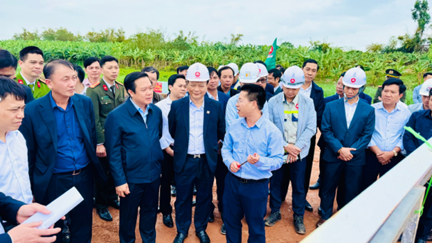 Đồng chí Phạm Quang Ngọc – Ủy viên Ban Chấp hành Trung ương Đảng, Phó Bí thư Tỉnh ủy, Chủ tịch UBND tỉnh thăm, động viên các đơn vị thi công các công trình giao thông trọng điểm trên địa bàn nhân dịp Tết Nguyên đán Bính Ngọ năm 2026