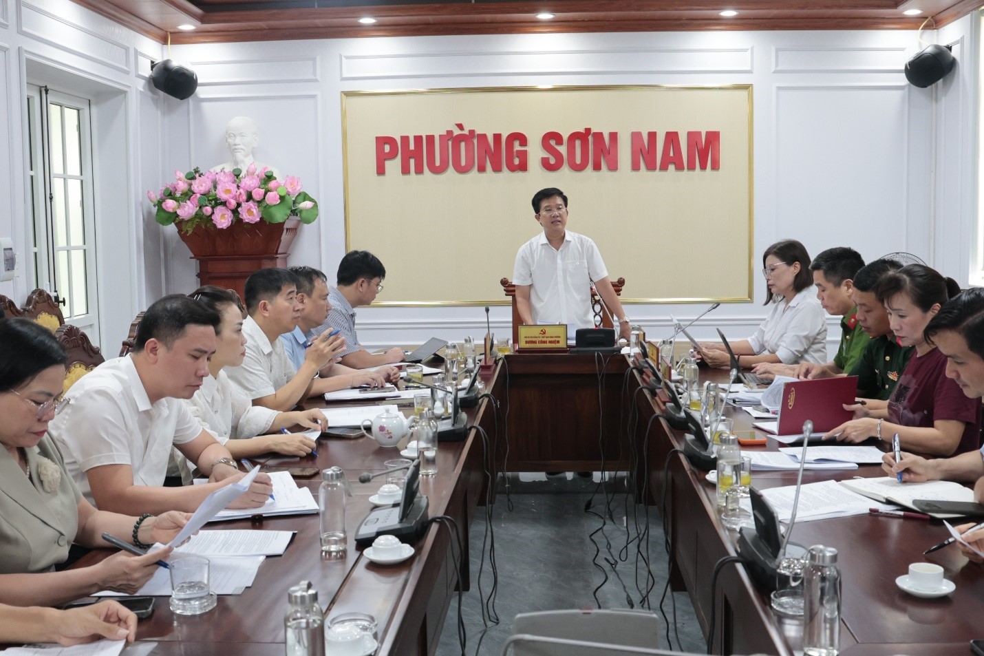 UBND phường Sơn Nam họp bàn một số nhiệm vụ trọng tâm