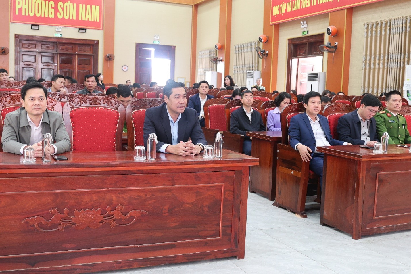 Phường Sơn Nam tổ chức Hội nghị gặp mặt cán bộ, công chức, viên chức, người lao động nhân dịp cuối năm