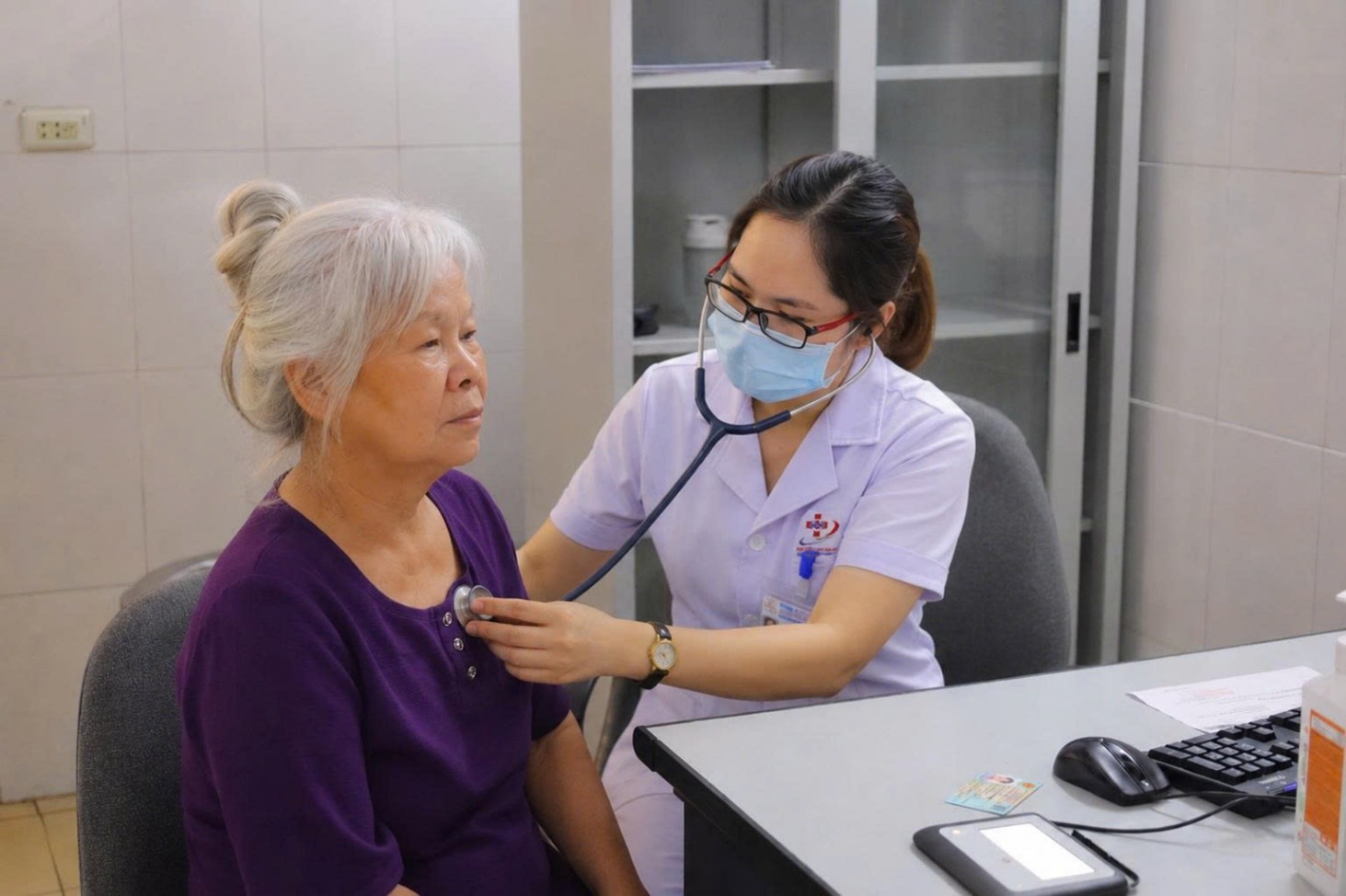 Phường Sơn Nam tổ chức khám bệnh, tư vấn sức khỏe miễn phí cho nạn nhân chất độc da cam/dioxin