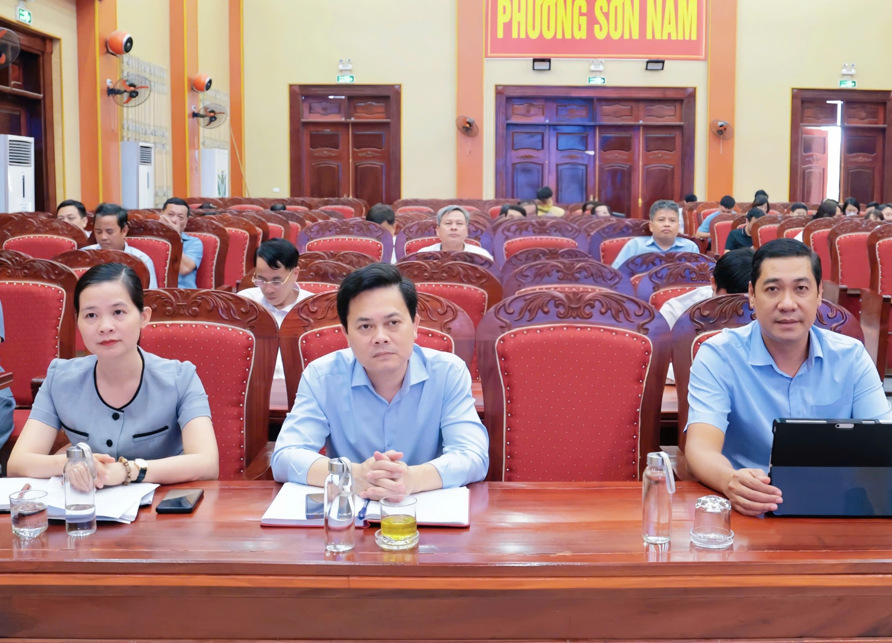 Đảng ủy phường Sơn Nam tham gia Hội nghị nghiên cứu, học tập, quán triệt, triển khai thực hiện một số nghị quyết quan trọng của Trung ương và của tỉnh