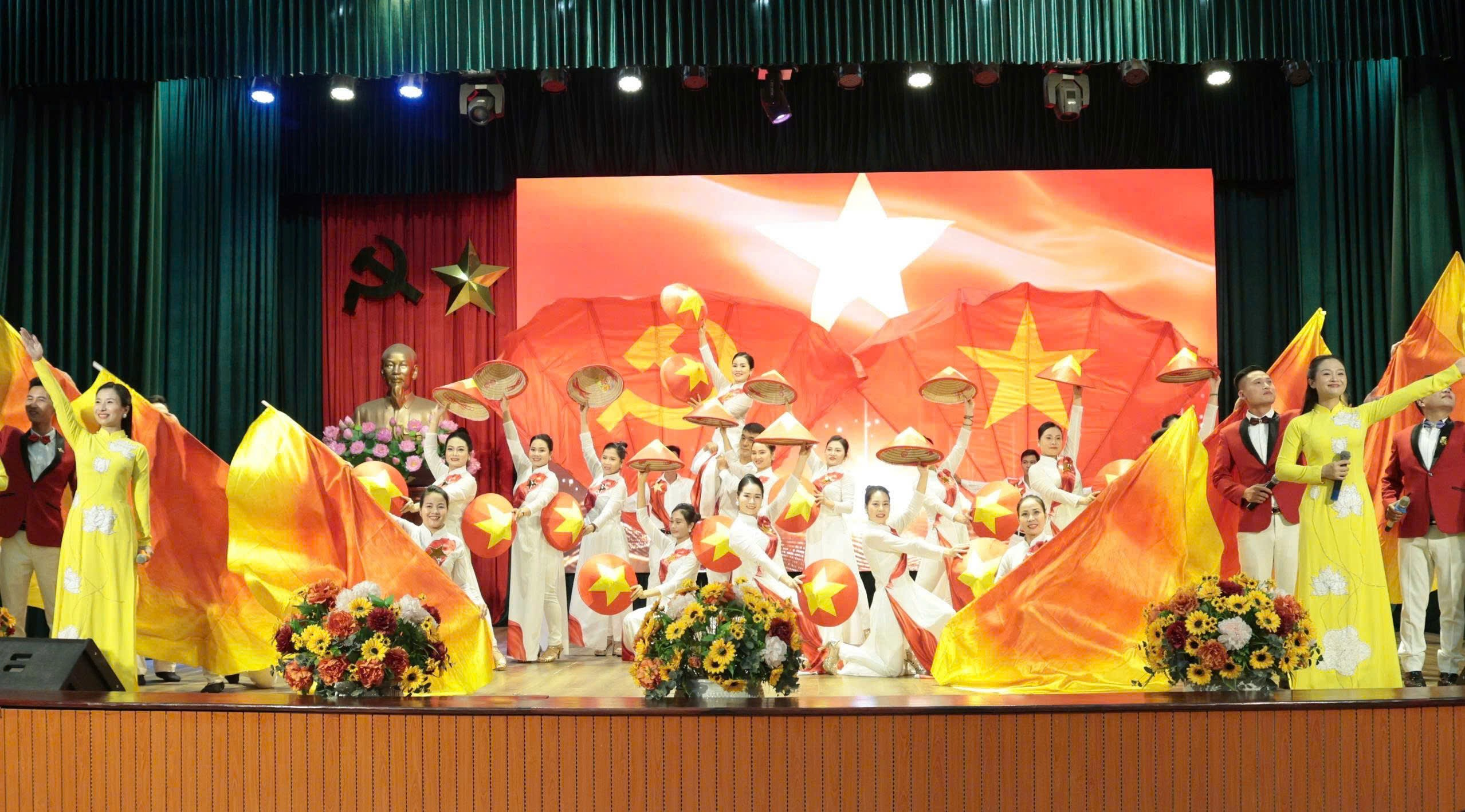Phường Sơn Nam tổ chức chương trình nghệ thuật chào mừng kỷ niệm 81 năm Cách mạng tháng Tám và Quốc khánh 2/9