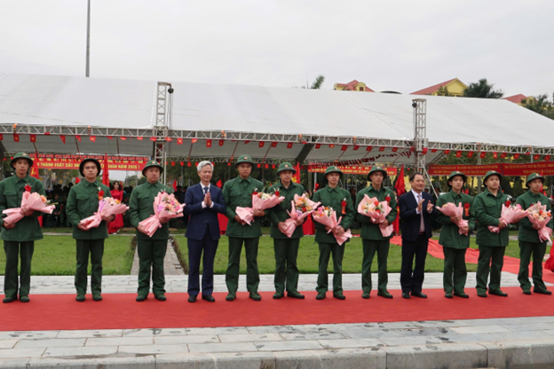 Phường Sơn Nam tiễn tân binh lên đường nhập ngũ năm 2026