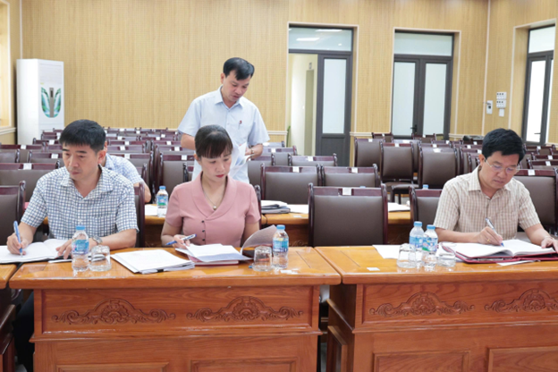 Phường Sơn Nam họp nghe báo cáo phương án đánh số và gắn biển số nhà trên địa bàn phường