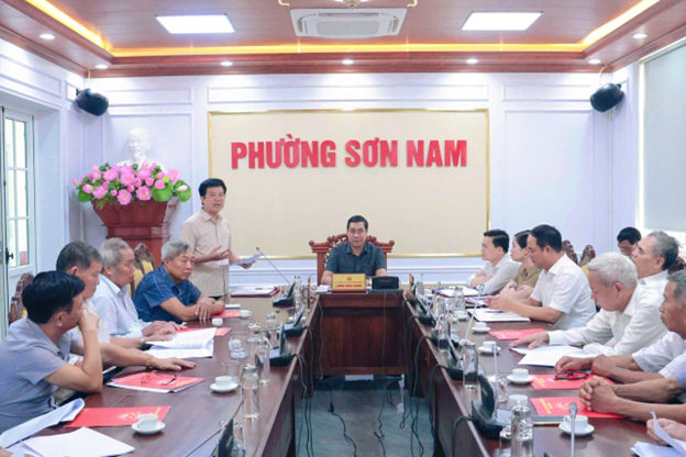 Phường Sơn Nam tổ chức Hội nghị lấy ý kiến các đồng chí nguyên lãnh đạo Thành ủy Hưng Yên, Huyện ủy Kim Động và Thường trực Đảng ủy các xã, phường trước sáp nhập đối với dự thảo Đề án sắp xếp, tổ chức lại tổ dân phố