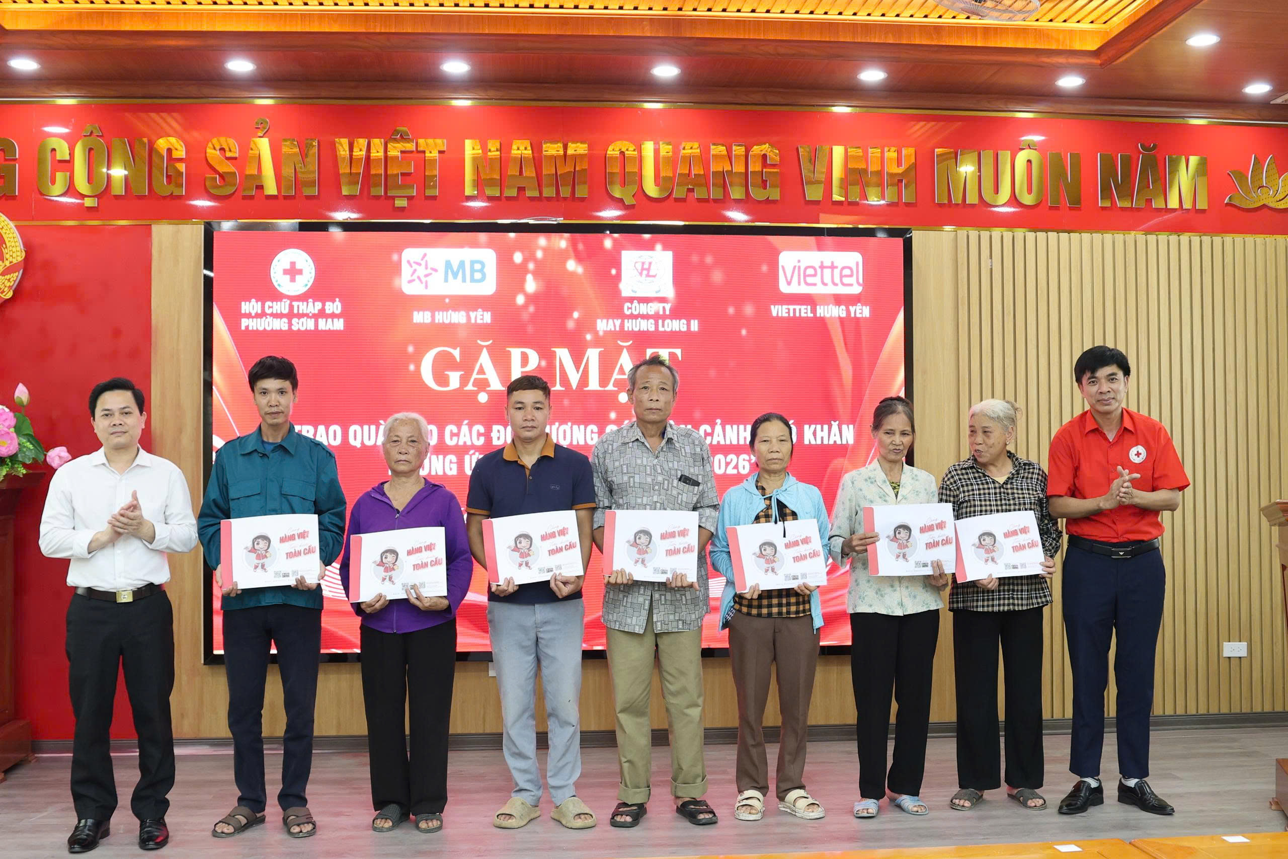 Lan tỏa yêu thương từ “Tháng Nhân đạo” năm 2026: Hội Chữ thập đỏ phường Sơn Nam tổ chức chương trình trao tặng quà cho các hộ gia đình có hoàn cảnh khó khăn trên địa bàn