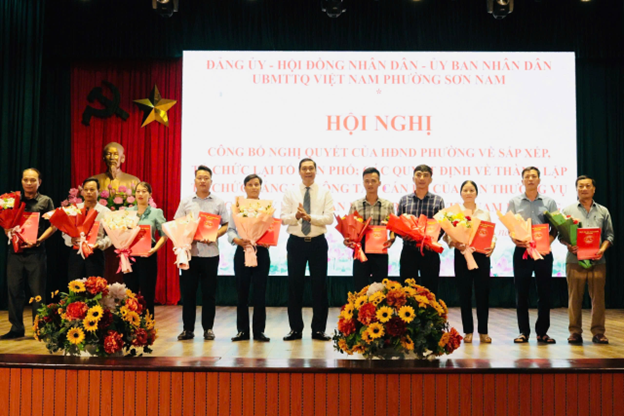 Phường Sơn Nam tổ chức Hội nghị công bố Nghị quyết sắp xếp, tổ chức lại tổ dân phố; các quyết định về thành lập tổ chức đảng và công tác cán bộ