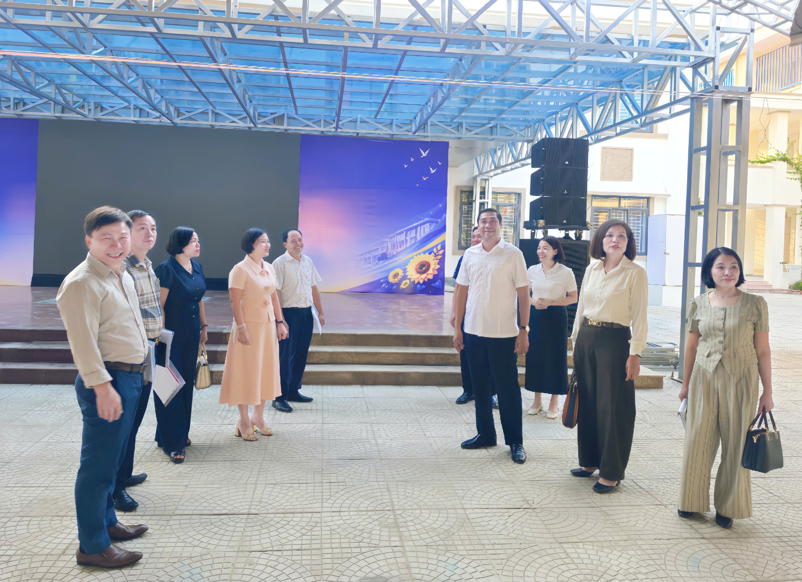 Lãnh đạo phường Sơn Nam kiểm tra công tác chuẩn bị khai giảng năm học 2026 -2027