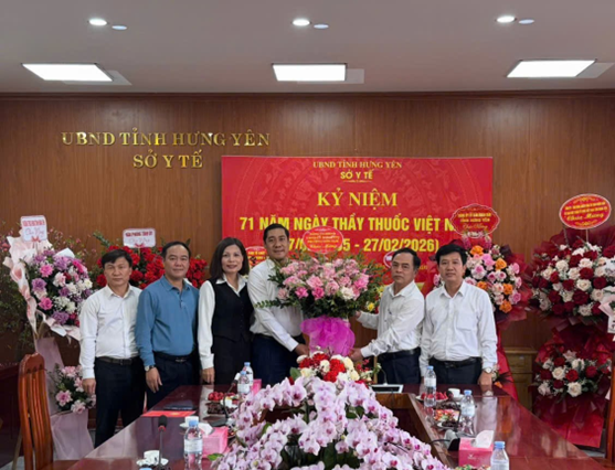 Lãnh đạo phường Sơn Nam thăm, chúc mừng Sở Y tế tỉnh Hưng Yên và các đơn vị y tế trên địa bàn nhân kỷ niệm 71 năm Ngày Thầy thuốc Việt Nam (27/02)