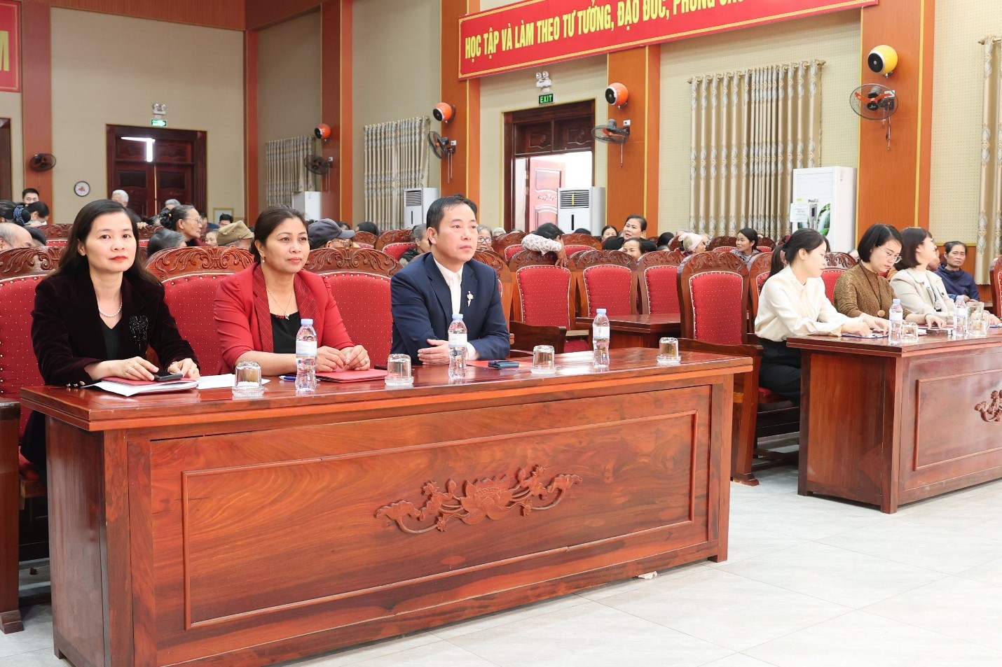 Hội nghị tiếp xúc cử tri với những người ứng cử đại biểu HĐND phường Sơn Nam nhiệm kỳ 2026–2031, đơn vị bầu cử số 02