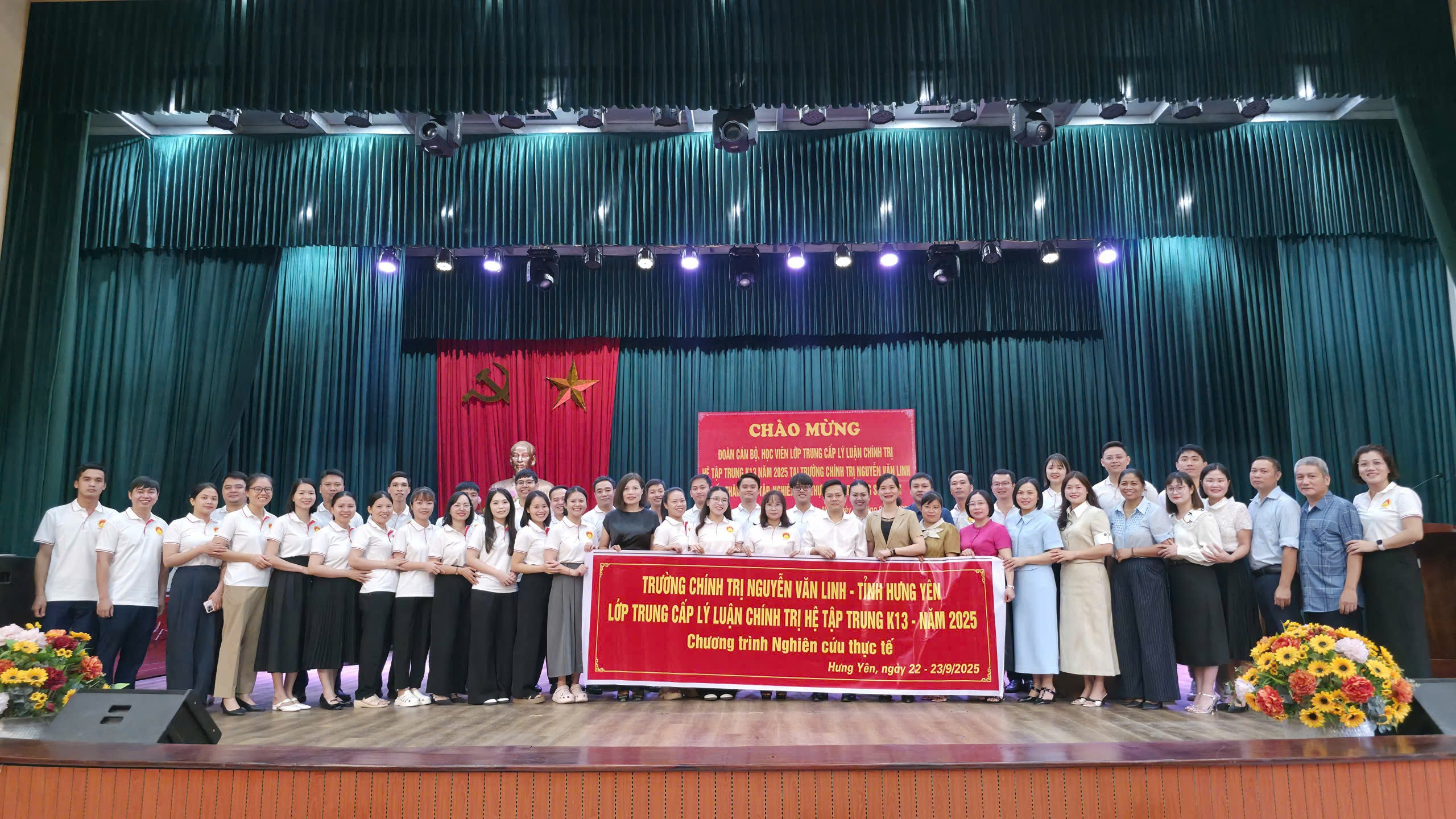 Phường Sơn Nam tổ chức buổi trao đổi, làm việc với đoàn học viên lớp trung cấp lý luận chính trị tập trung K13, trường Chính trị Nguyễn Văn Linh