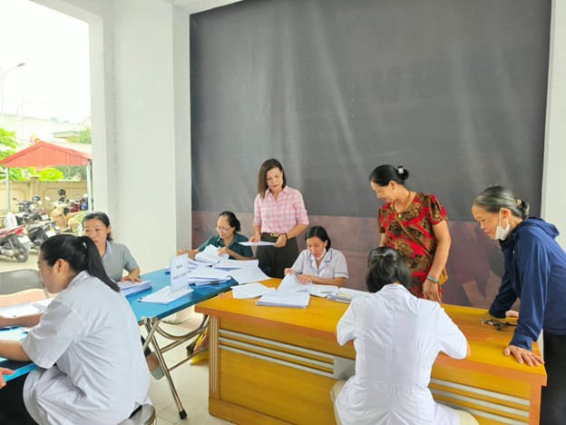 Khám sức khỏe định kỳ cho người dân Tổ dân phố Bảo Khê, mở đầu đợt cao điểm trên địa bàn phường Sơn Nam