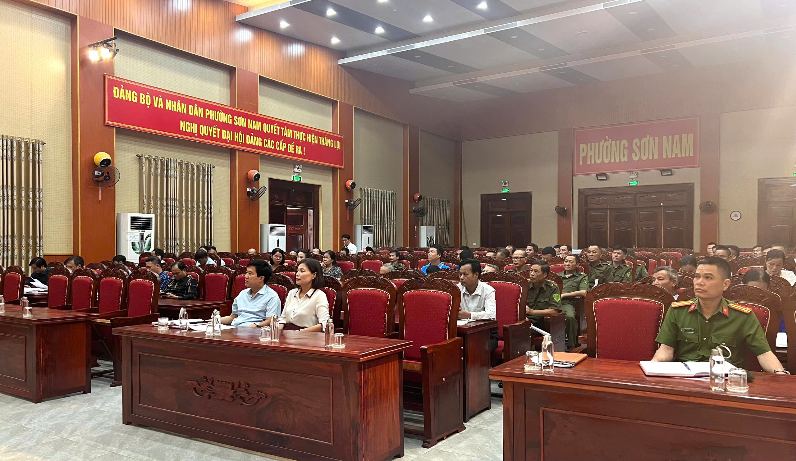 Phường Sơn Nam họp bàn một số nội dung quan trọng