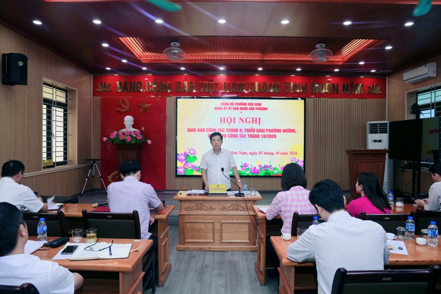 Đảng ủy UBND phường Sơn Nam giao ban công tác tháng 9, triển khai nhiệm vụ tháng 10/2026
